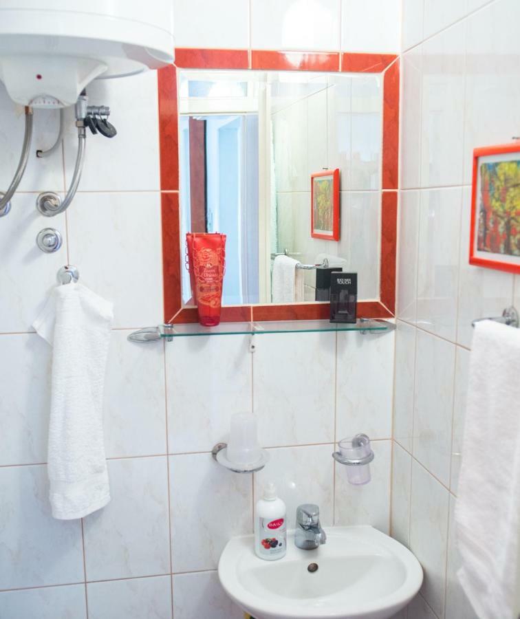 Yellow Lily Mostar Apartman ภายนอก รูปภาพ